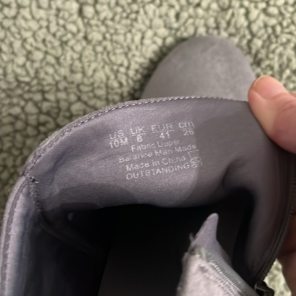 Bzees size 10M ankle boots gray - Picture 7 of 8